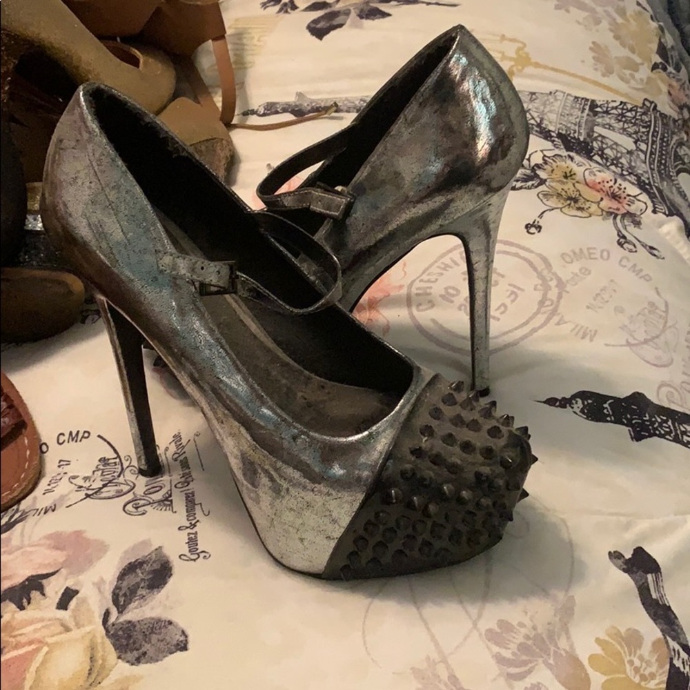 Shoe dazzle high spiked heels